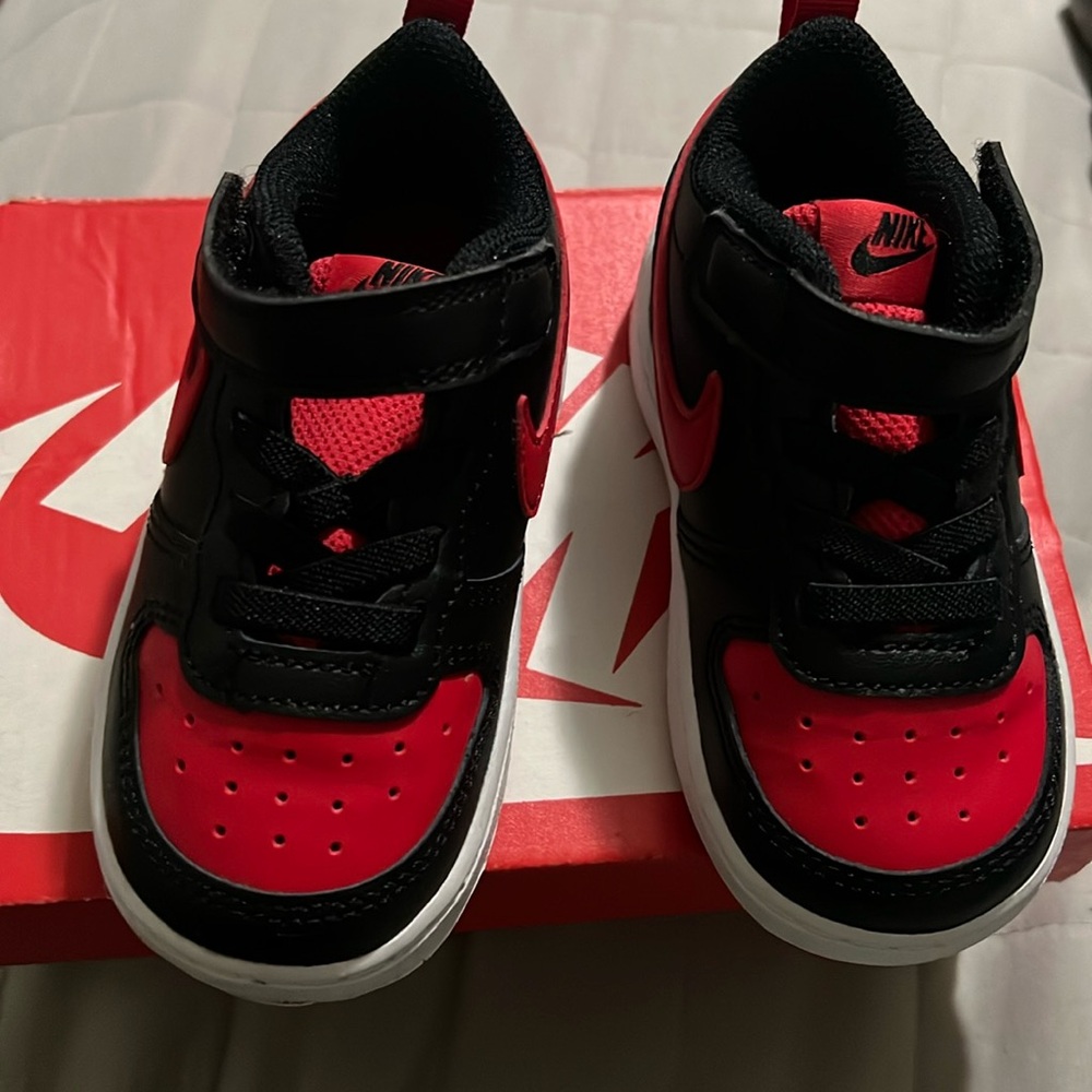 COPY - Nike Court Borough Low 2